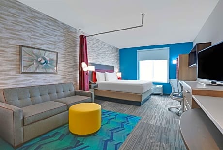 1 King Bed Studio Suite Nonsmoking