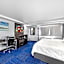 Admiralty Inn & Suites - a Red Collection Hotel