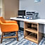 Holiday Inn Express Hotel & Suites Winnie