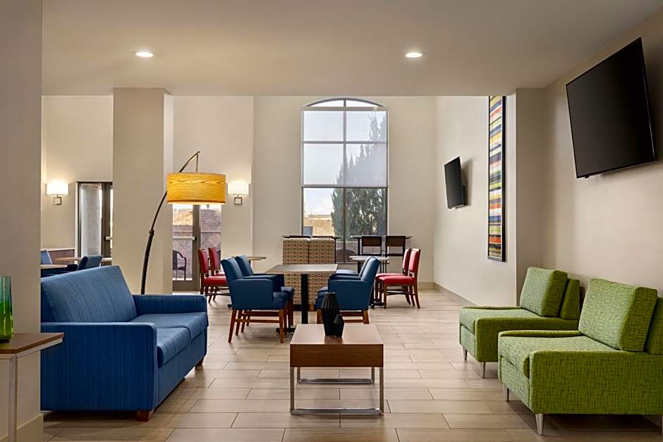 Holiday Inn Express Hotel & Suites Opelika Auburn