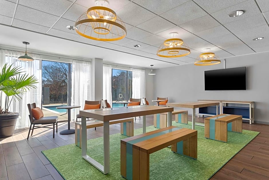 Spark by Hilton Greensboro