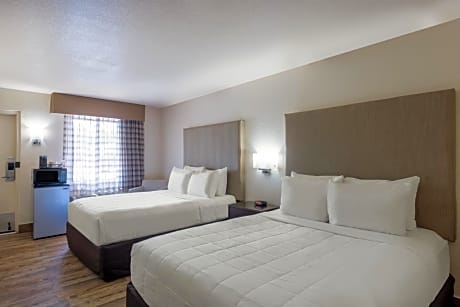 Queen Room with Two Queen Beds - Ground Floor/Non-Smoking