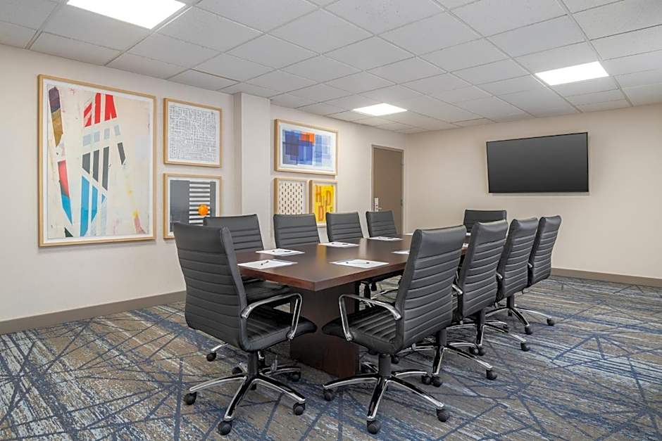 Holiday Inn Express Hotel & Suites Bentonville