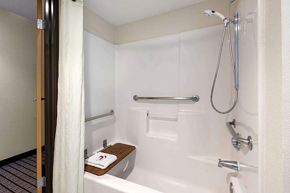 Microtel Inn & Suites By Wyndham Arlington/Dallas Area