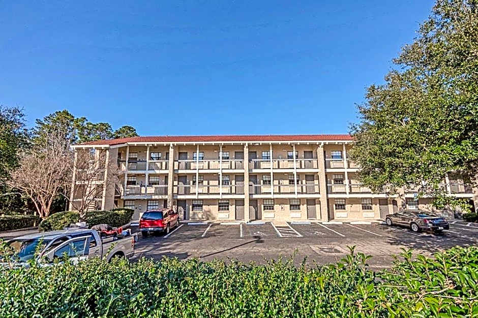Casa Bella Inn & Suites