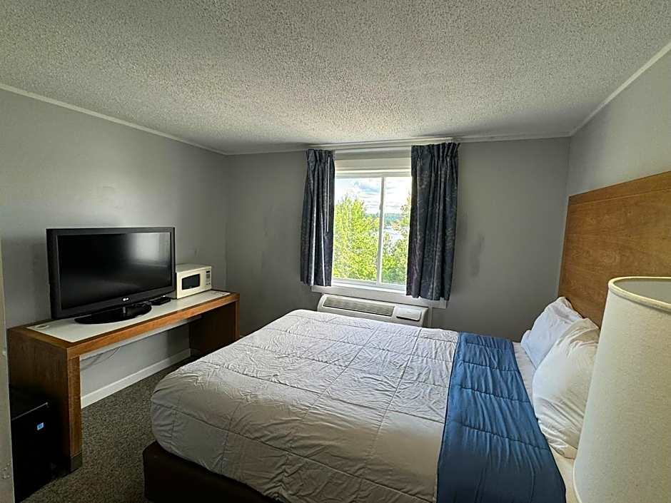 Winnisquam Lake Inn