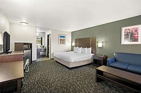Deluxe King Room - Non-Smoking