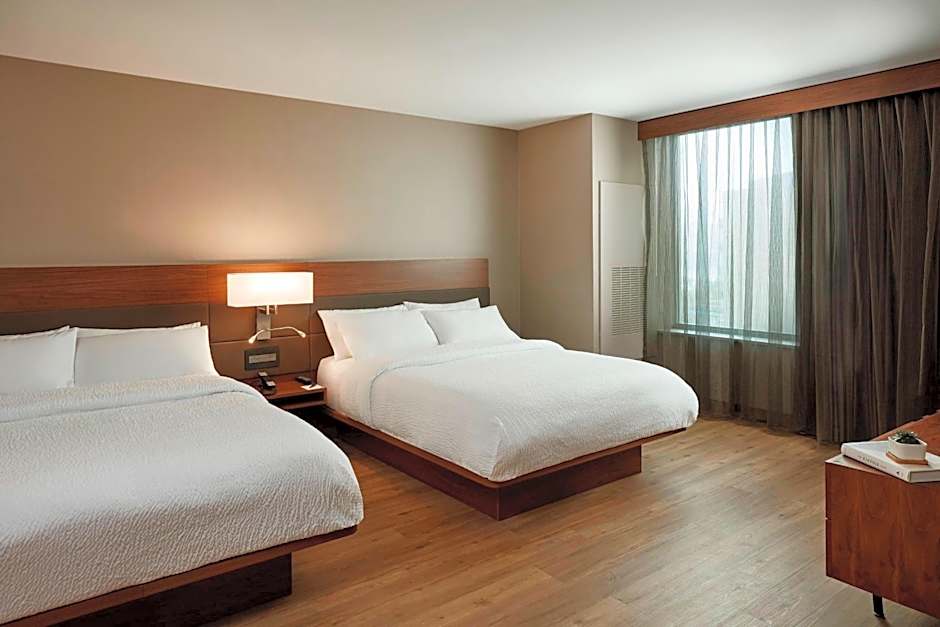AC Hotel by Marriott Cincinnati at The Banks