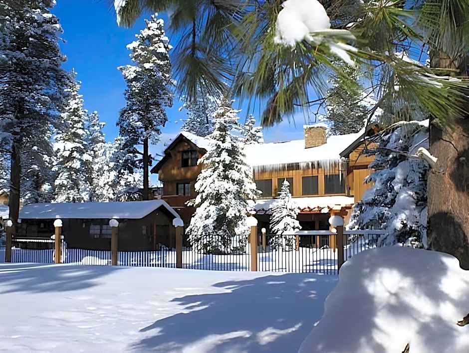 FivePine Lodge