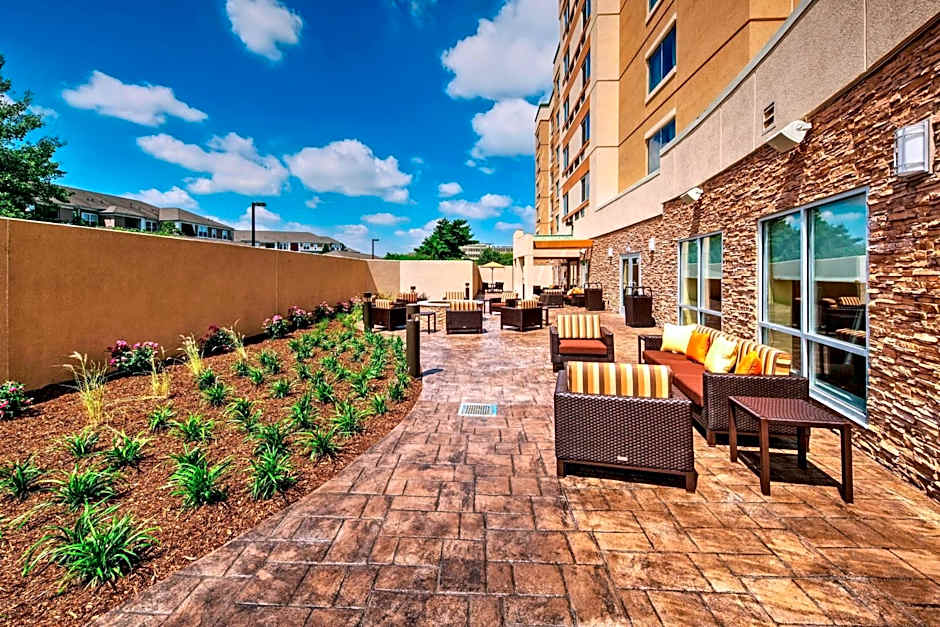 Courtyard by Marriott Westbury Long Island
