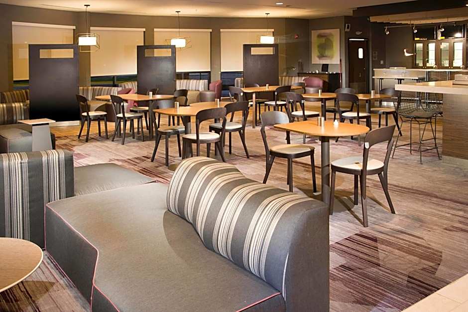 Courtyard by Marriott Largo Medical Center Drive