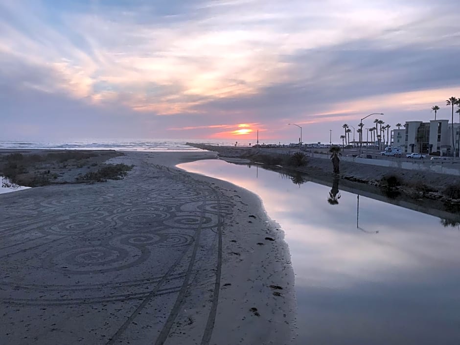 Days Inn by Wyndham Oceanside