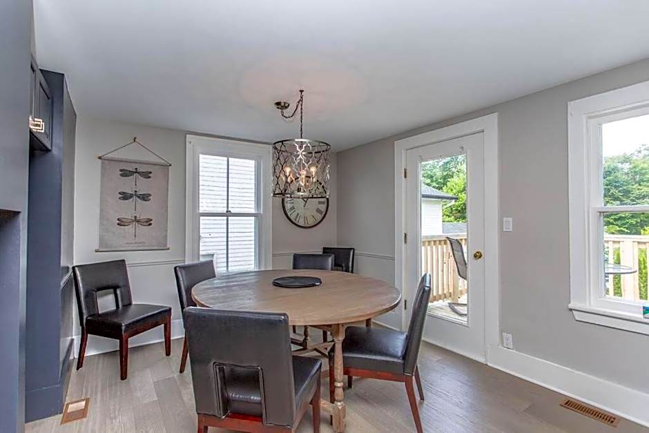 Boutique Serenity Quality Home @ downtown by the Shaw