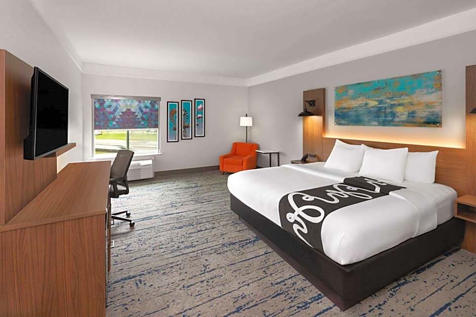 La Quinta Inn & Suites by Wyndham Angleton