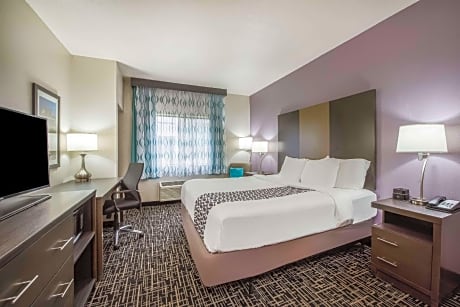 1 King Bed Mobility/Hearing Impaired Accessible Room Non-Smoking
