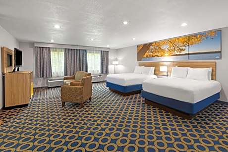 Studio Queen Suite with Two Queen Beds - Accessibe/Non-Smoking