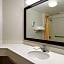 La Quinta Inn & Suites by Wyndham Westport