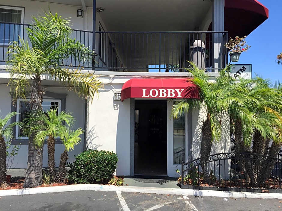 Harbor Inn & Suites Oceanside