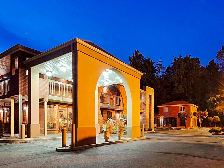 MHO Inn & Suites