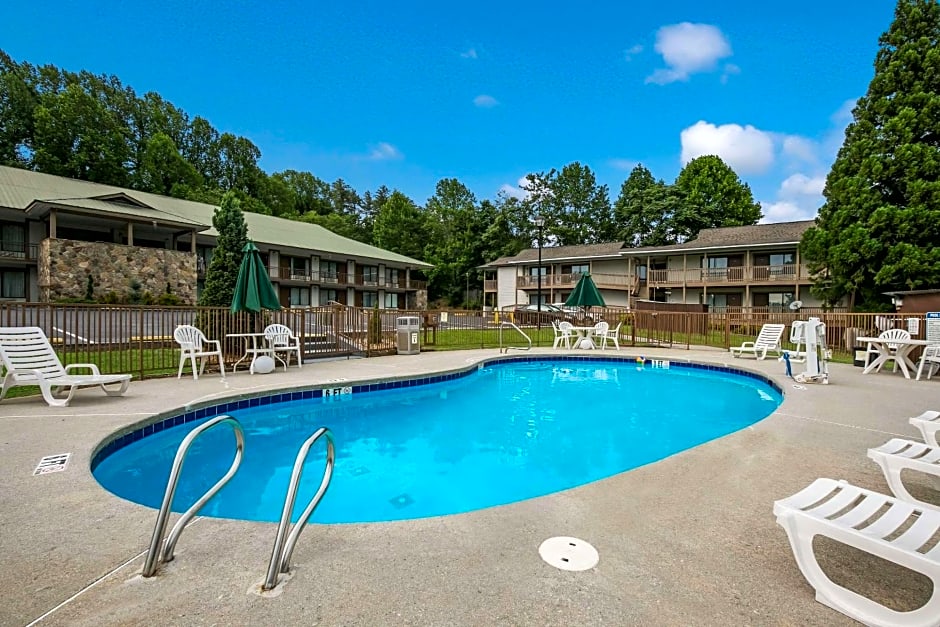 Quality Inn & Suites Mount Chalet