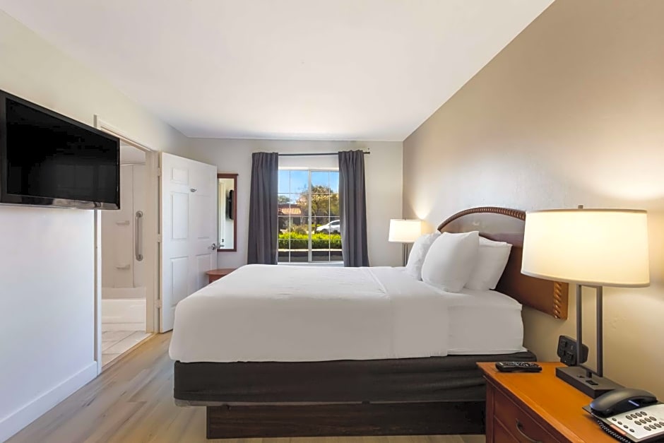 SureStay Plus Hotel by Best Western Tempe University
