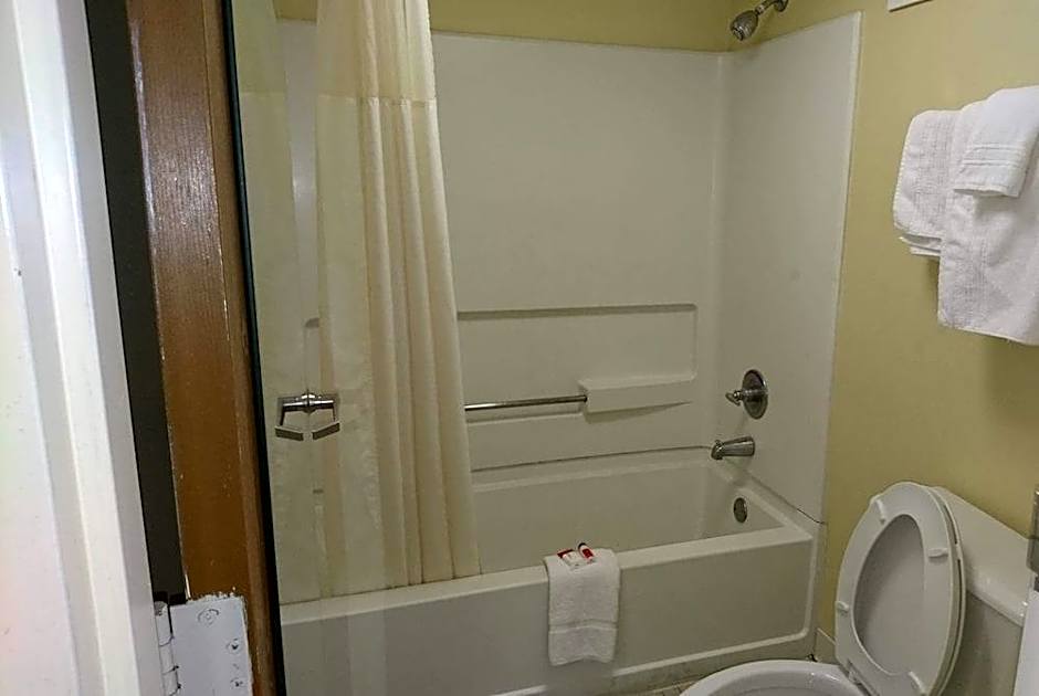 Quality Inn East