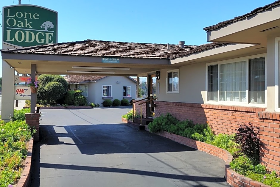 Lone Oak Lodge