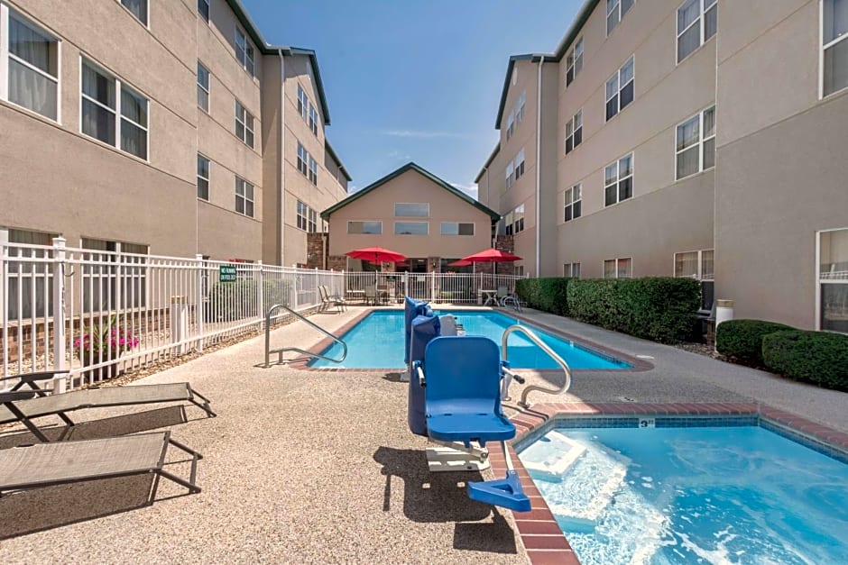 Homewood Suites By Hilton Kansas City/Overland Park