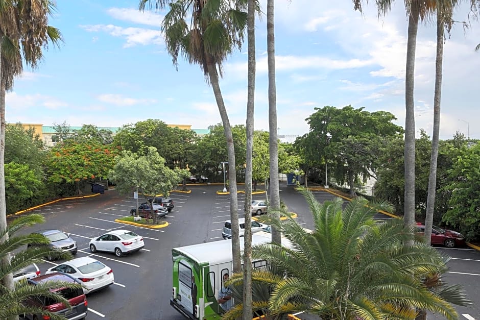 Motel 6 Cutler Bay