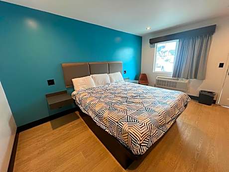 Palm Inn - Newly Renovated Rooms