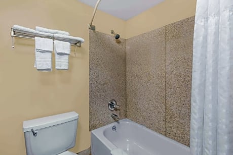 Americas Best Value Inn - Wichita West / Airport - Alojamientos en WICHITA