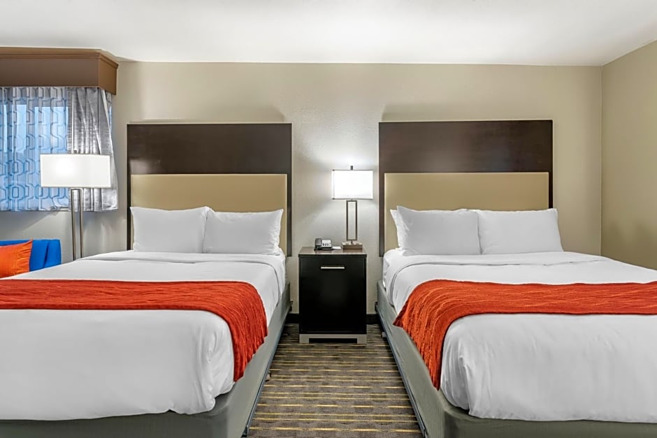 Comfort Inn & Suites Tigard near Washington Square