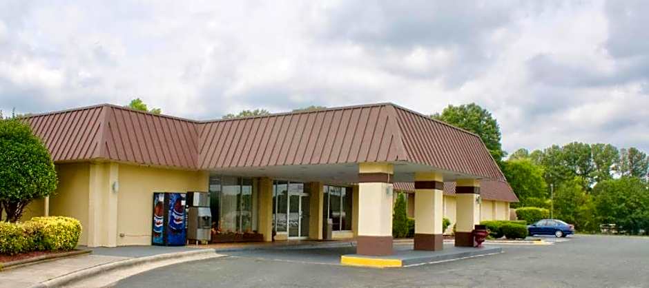 Relax Inn Monroe