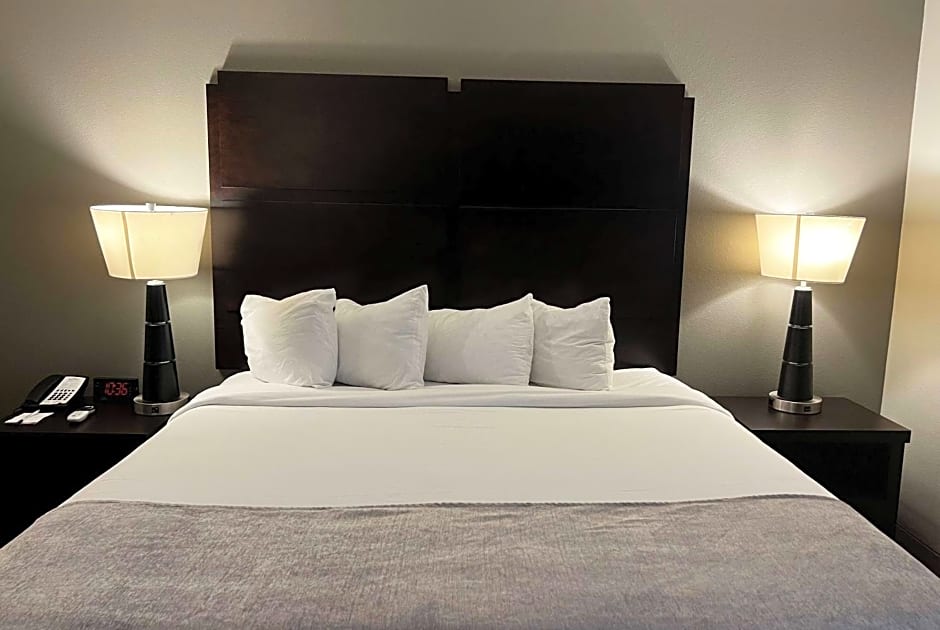 Baymont by Wyndham College Station