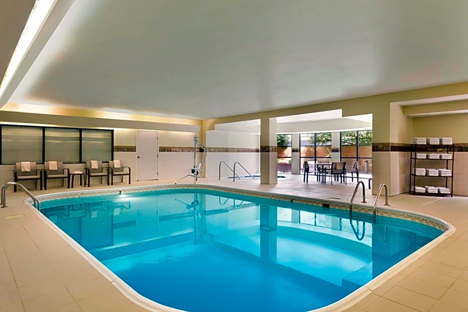 Courtyard by Marriott Bloomington Normal