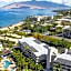 Prime Location! Walk to Beach, Shops & Dining!