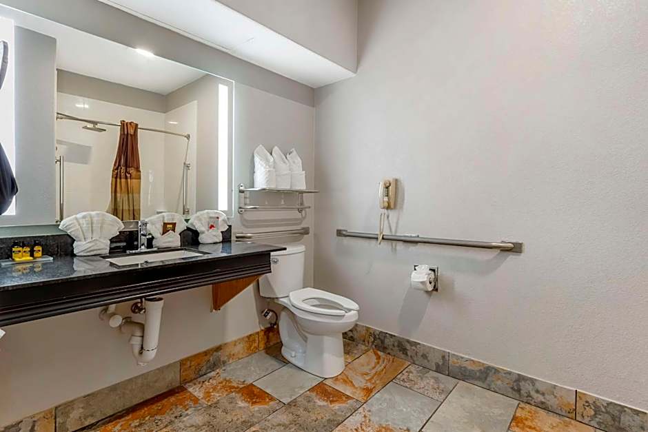 Best Western Plus Des Moines West Inn And Suites
