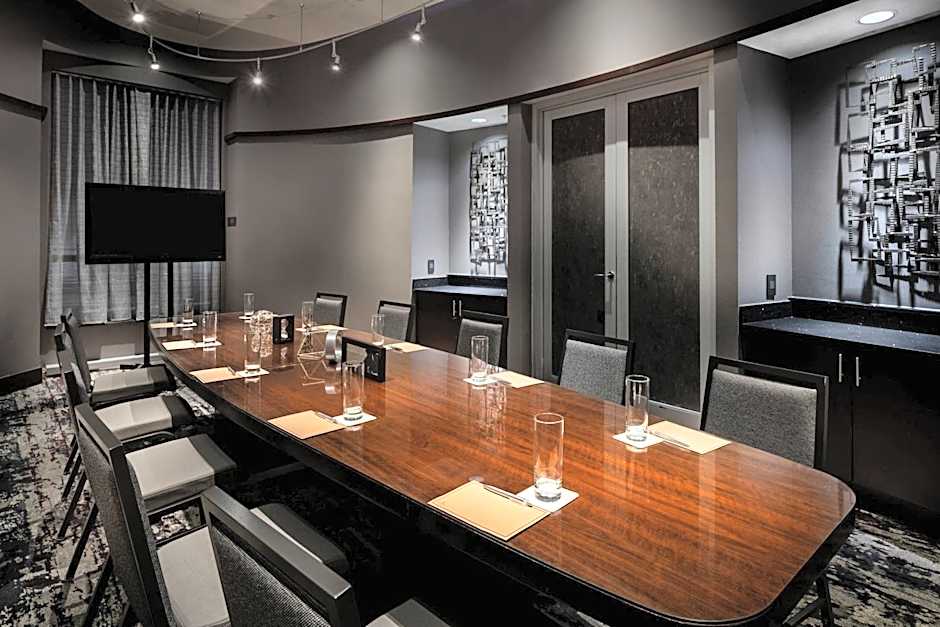 Renaissance by Marriott Boston Patriot Place Hotel
