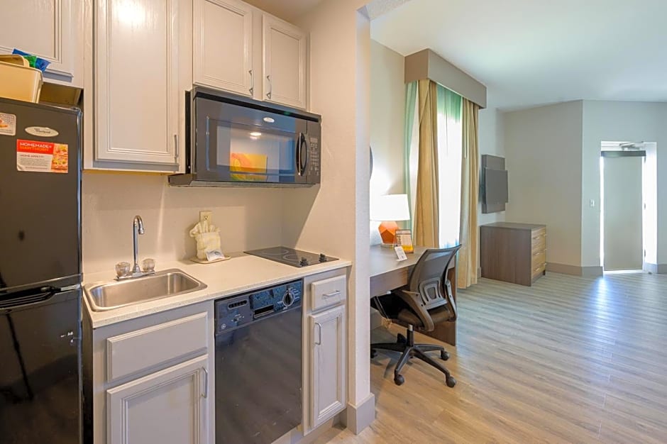 Hawthorn Extended Stay by Wyndham Panama City Beach