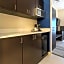 Holiday Inn Express & Suites Chicago West - St Charles