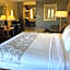 Cascades Inn