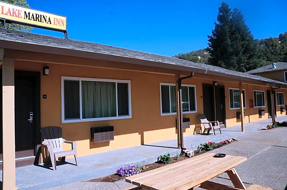 Lake Marina Inn