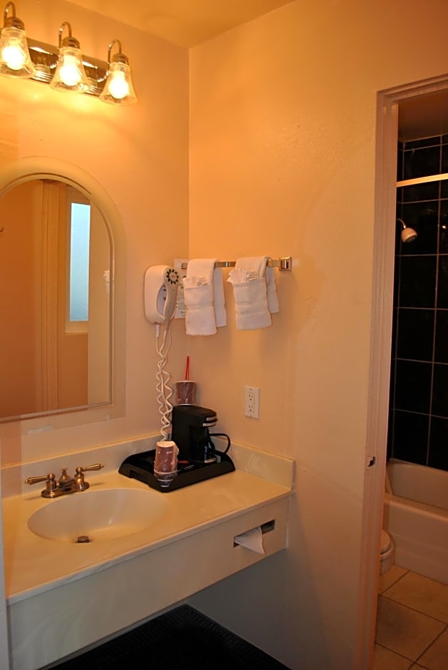 Budget Inn