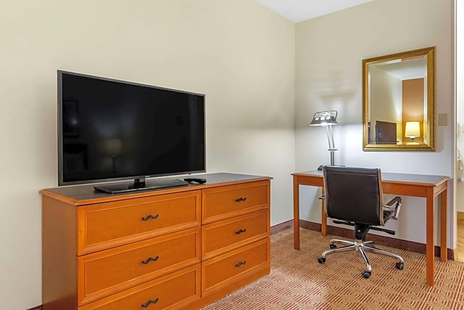 Quality Inn & Suites Raleigh Durham Airport