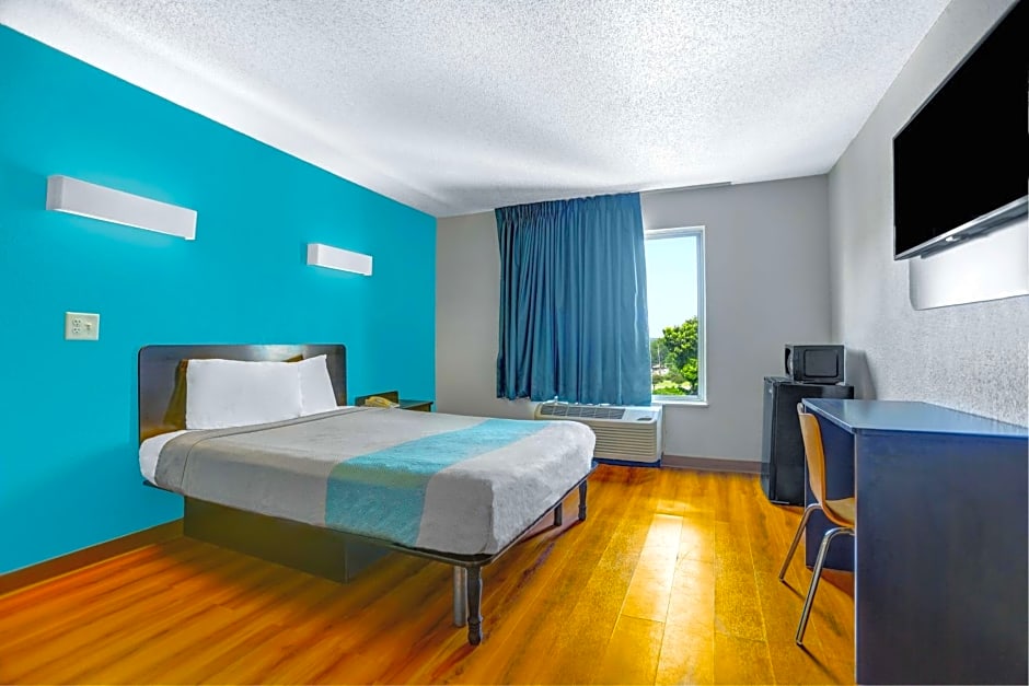 Motel 6-Raleigh, NC - North