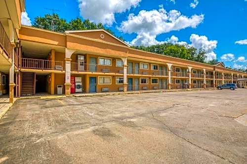 Budget Inn and Suites