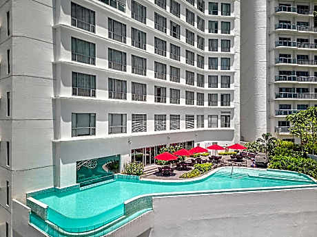 Novotel Suites Manila At Acqua