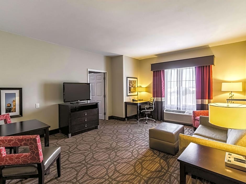 La Quinta Inn & Suites by Wyndham Fargo Medical Center