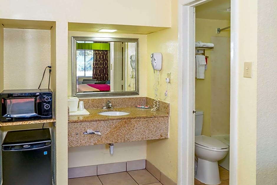 Econo Lodge Weldon