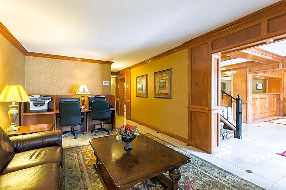 Clarion Inn and Summit Center